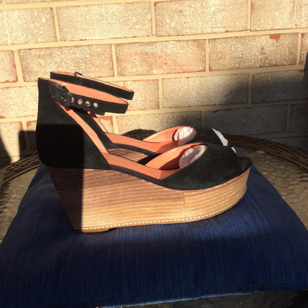 Fergie Black Wedge Heels - Picture 2 of 6