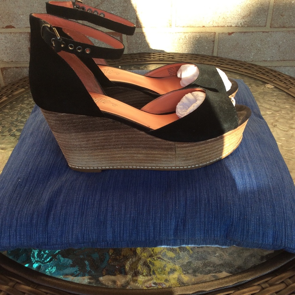 Fergie Black Wedge Heels - Picture 3 of 6