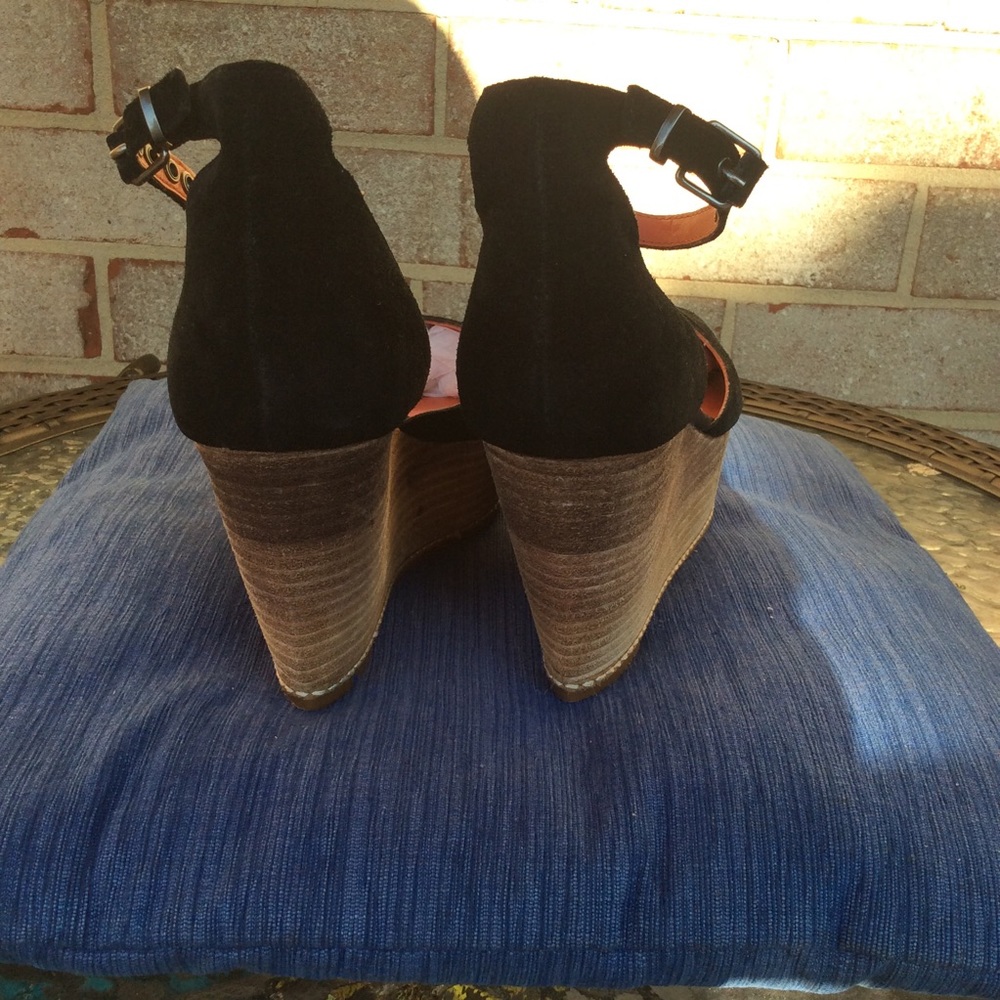 Fergie Black Wedge Heels - Picture 4 of 6