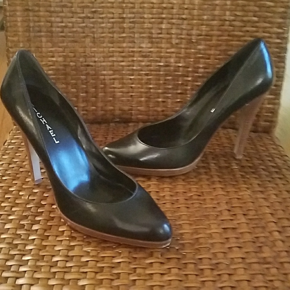 Black Pumps- MICHAEL by Michael Shannon