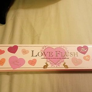 Too Faced Love Flush palette