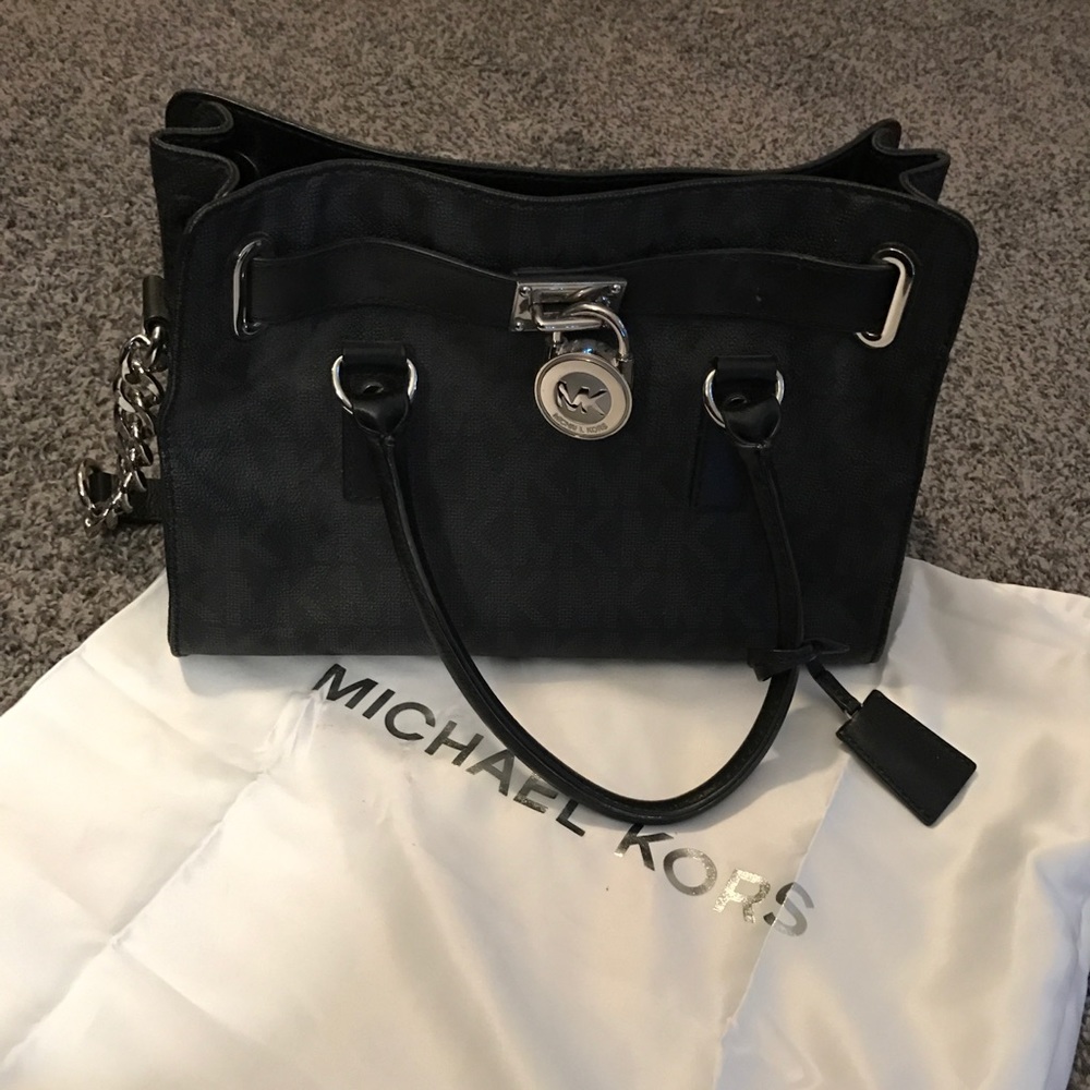 Micheal Kors purse