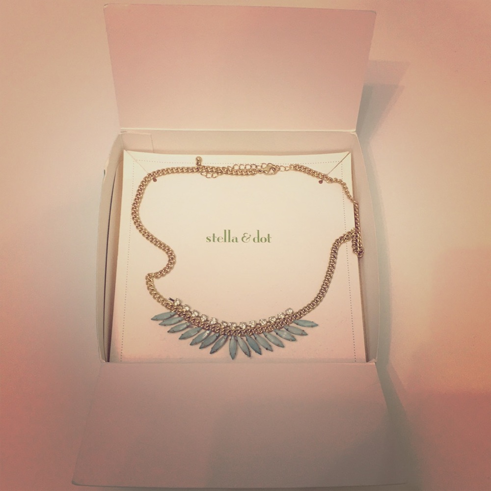 Stella & dot blue/diamondique gold chain necklace