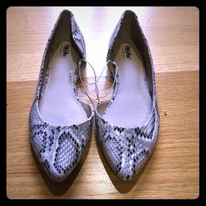 2 for 1 Flats/ 1 snake skin print and 1 nude