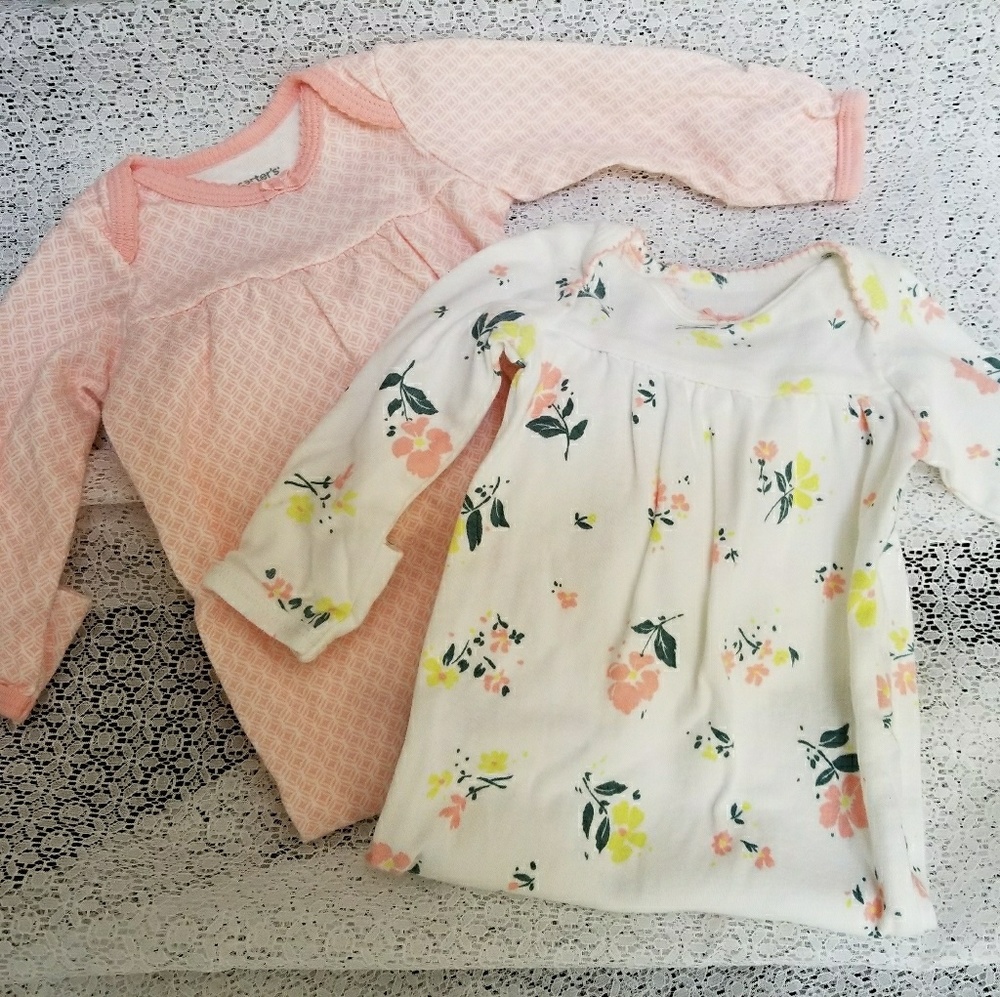 Carters Newborn sleep gowns-2 pack