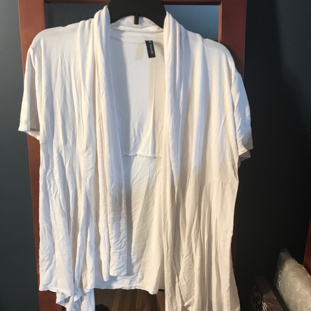 White short sleeve "sweater"