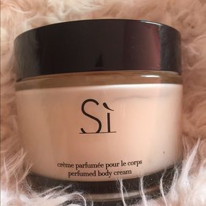Giorgio Armani Si perfumed body cream