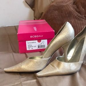 BCBG GIRLS - Gold Linen Pointed Pumps - Size 10