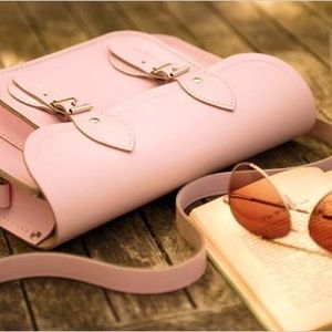 Meet your Posher, Devica