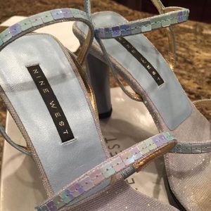 Holiday Strappy pump