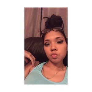 Meet your Posher, Esmee