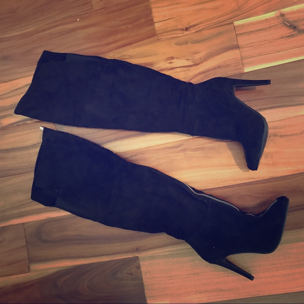 Black  boots