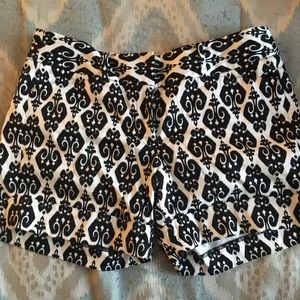 Ikat pattern WHBM black and white shorts!