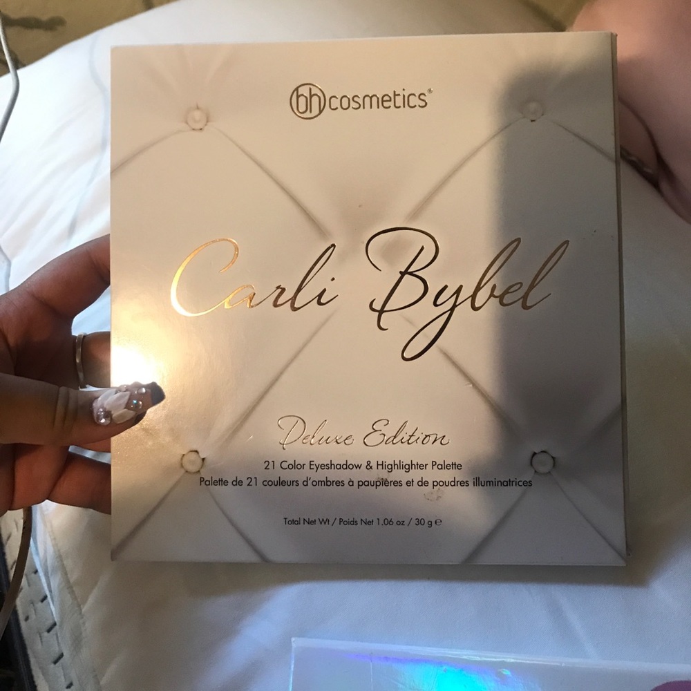 New Carley Bybel pallete swatched only 1 picture