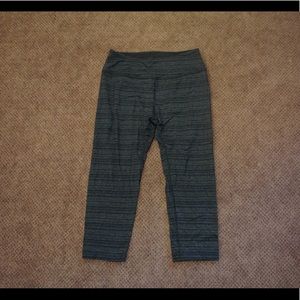 Beyond Yoga Essentials Stripe Capri Leggings