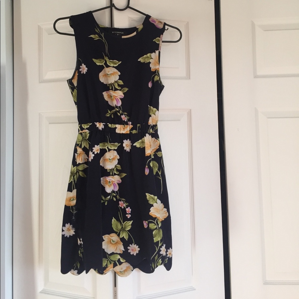 Floral scalloped dress