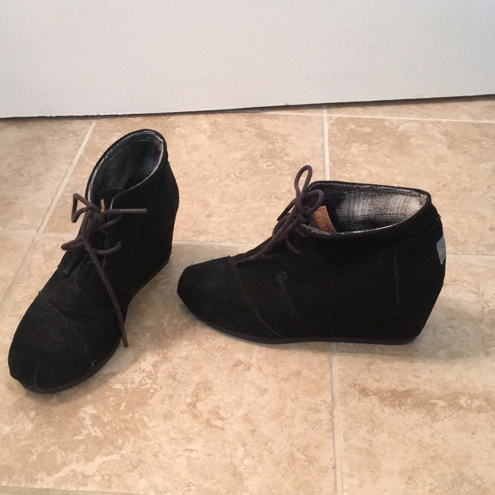 Toms Suede Booties