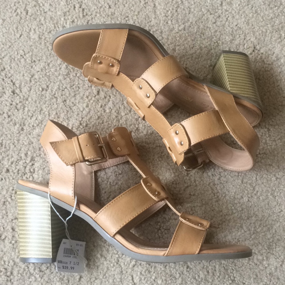 American Eagle Sandals