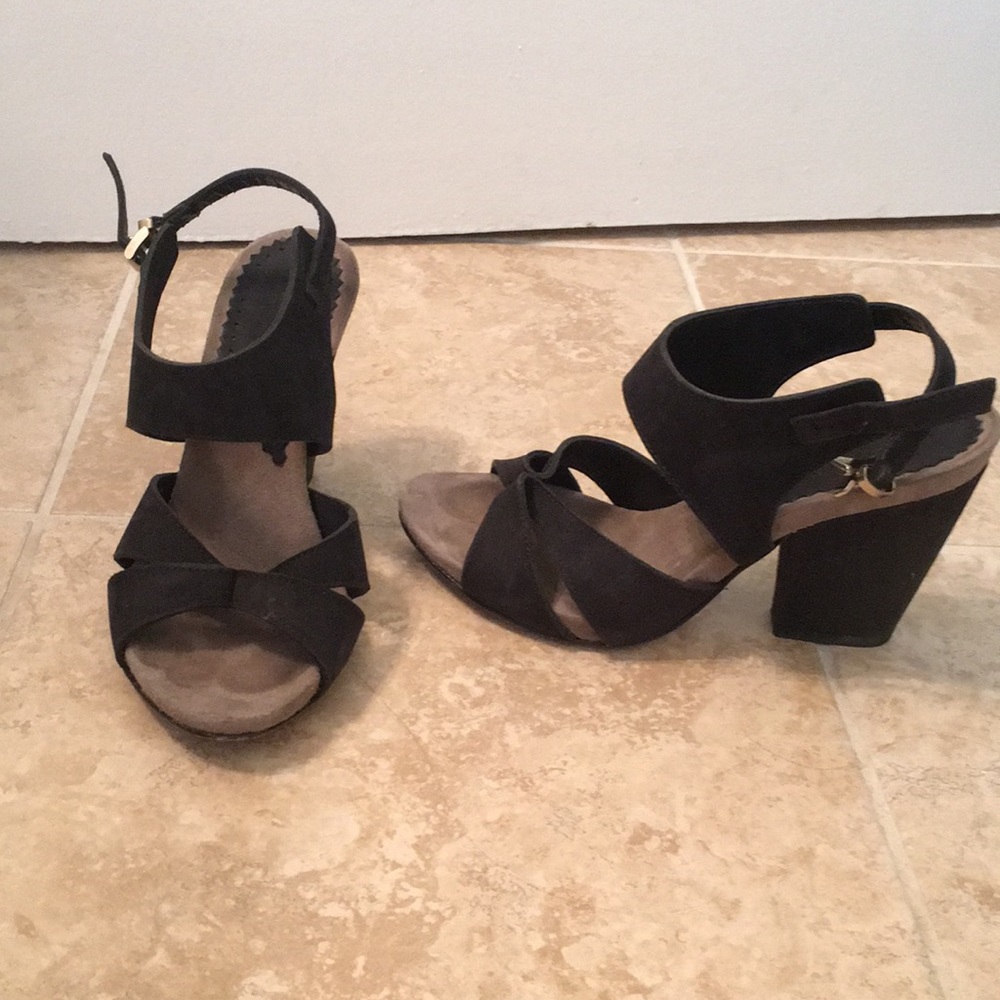 Sundance black and grey suede sandals