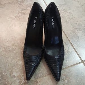 Black snake skin leather stiletto shoes