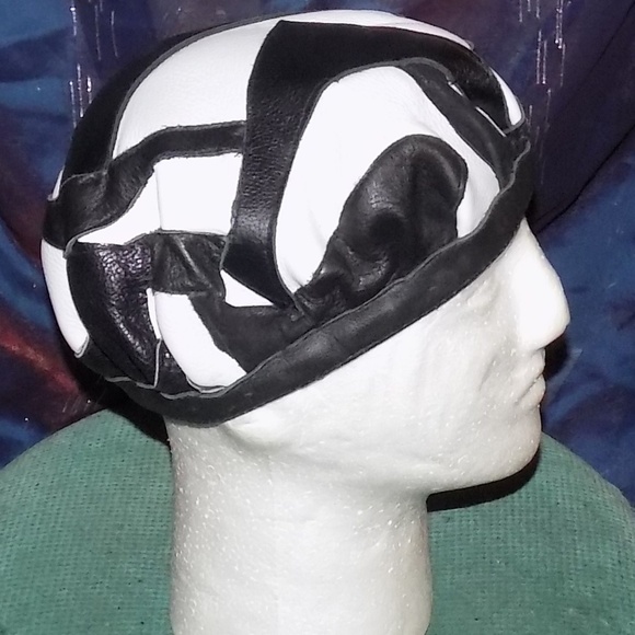 Leatherhat in black and white main image 4