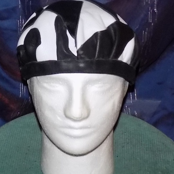 Leatherhat in black and white main image 8
