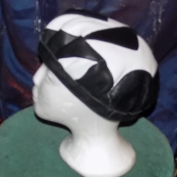 Leatherhat in black and white