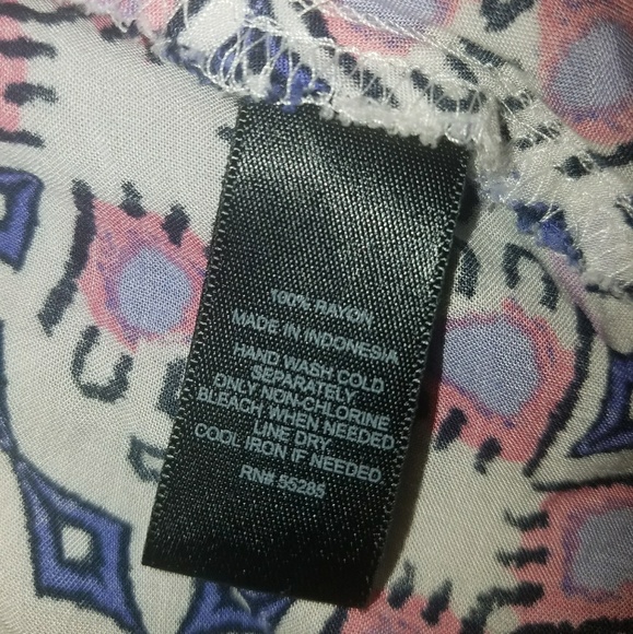 ⤵⤵🍁High-Low V-Neck Halter by Express - Picture 4 of 6