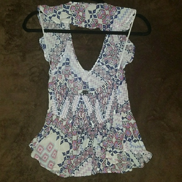 ⤵⤵🍁High-Low V-Neck Halter by Express - Picture 3 of 6