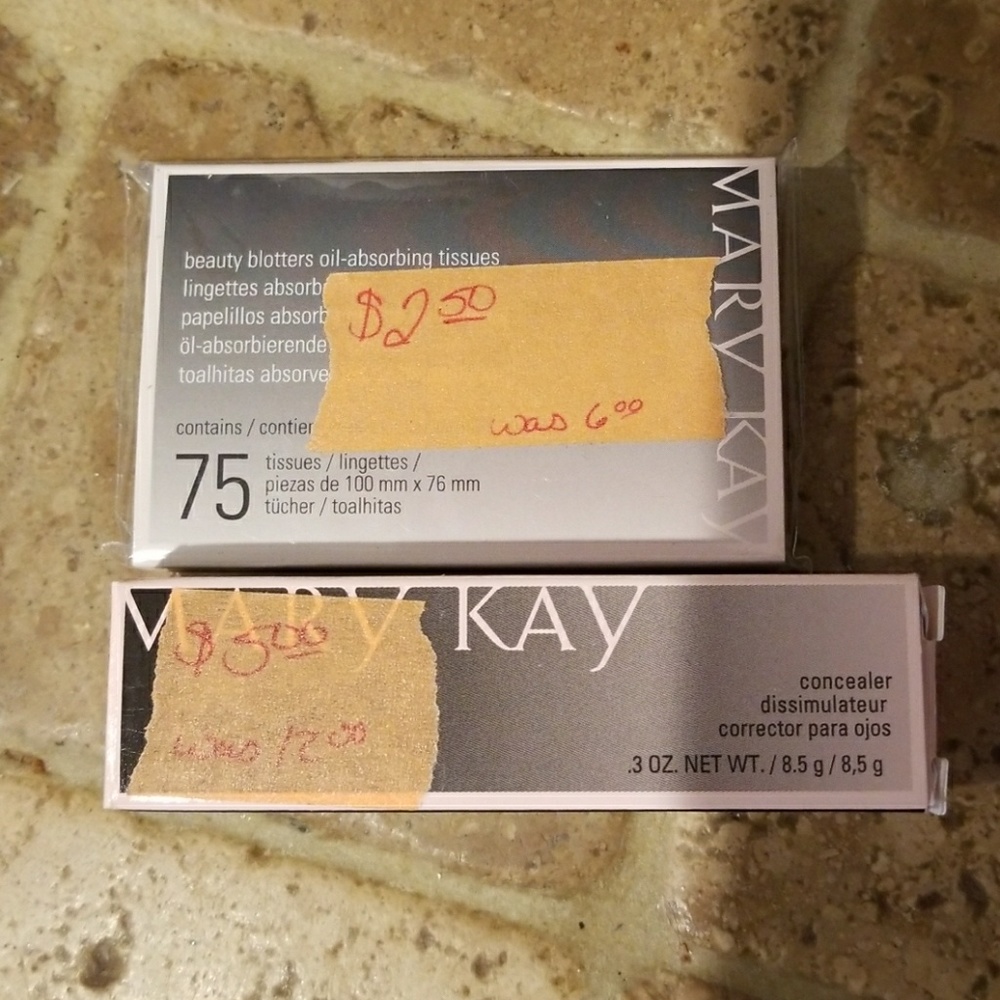 Concealer / oil blotters
