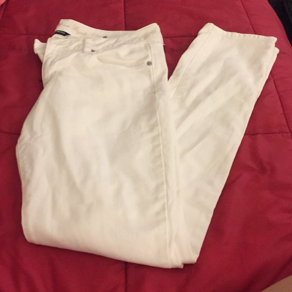 American eagle white skinny jeans