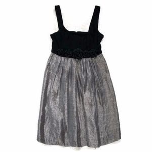 MUSE Black/Metallic Silver Sleeveless Dress-Sz 8