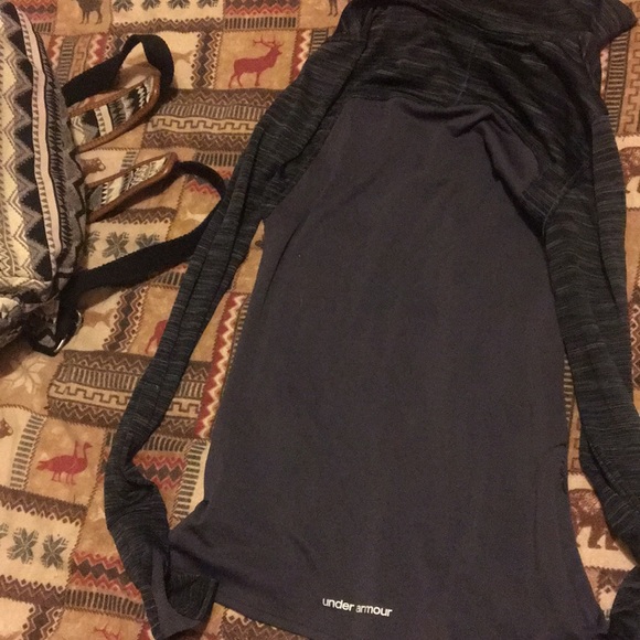 Under armor pullover. Didn't fit maybe worn once. - Picture 2 of 3