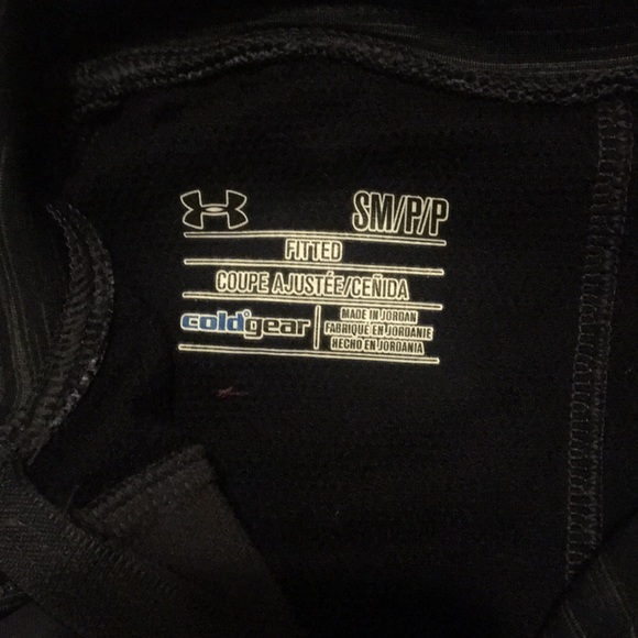 Under armor pullover. Didn't fit maybe worn once. - Picture 3 of 3