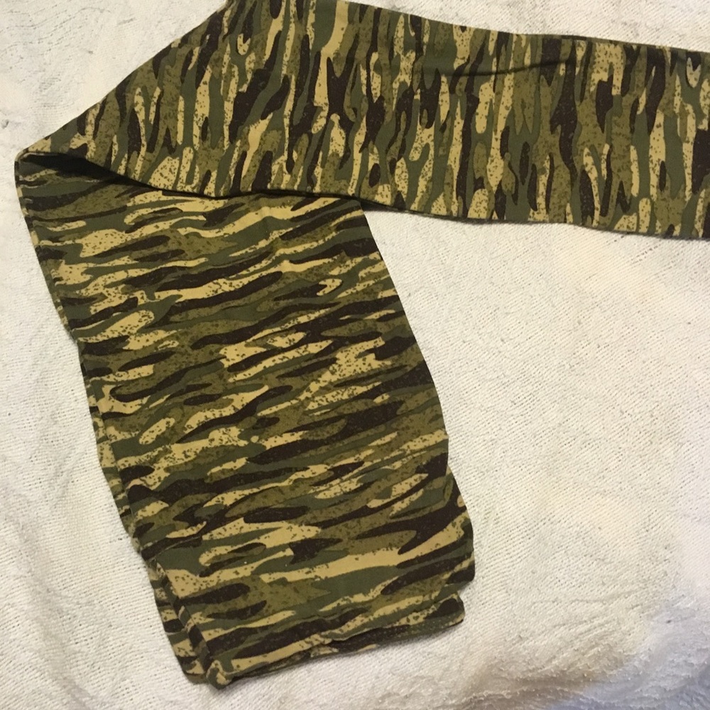 LuLaRoe Camo Leggings