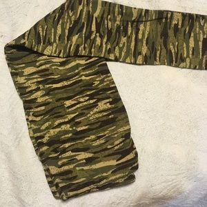 LuLaRoe Camo Leggings