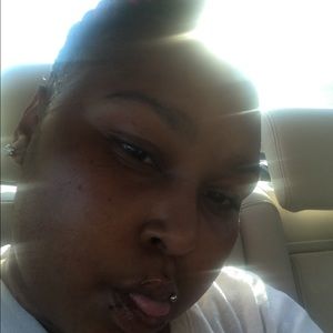 Meet your Posher, Johnique