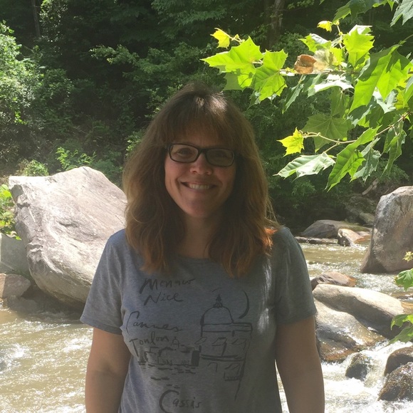 Meet your Posher, Lisa - Picture 1 of 1