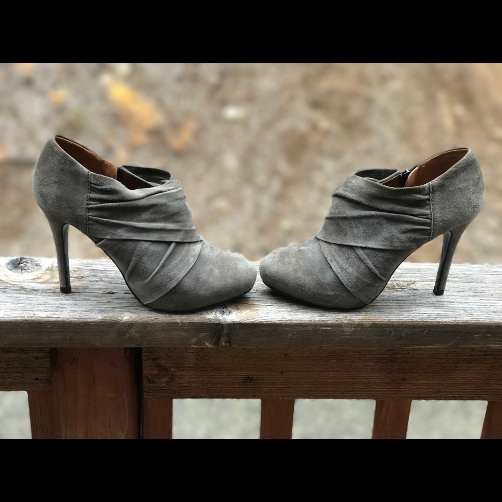 🍂🍁 ZARA booties, slate gray, great for fall 🍁🍂