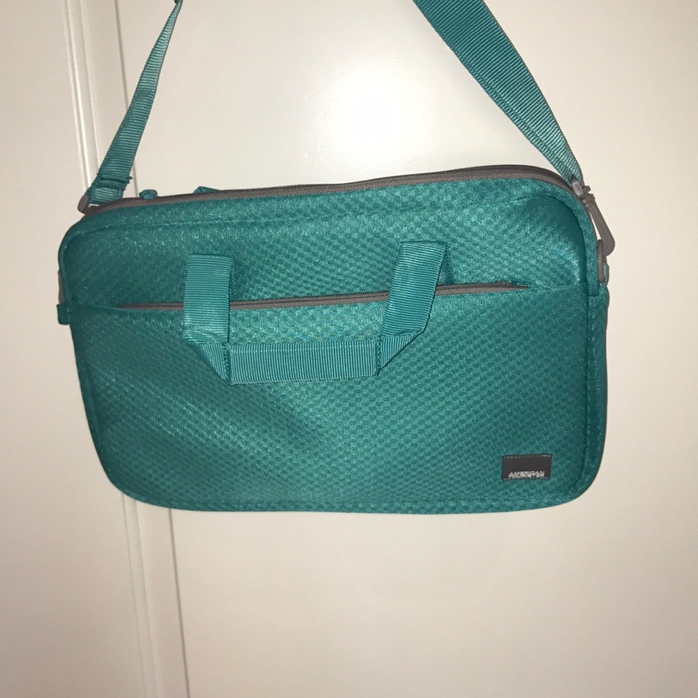 NEW American Tourister Laptop Bag