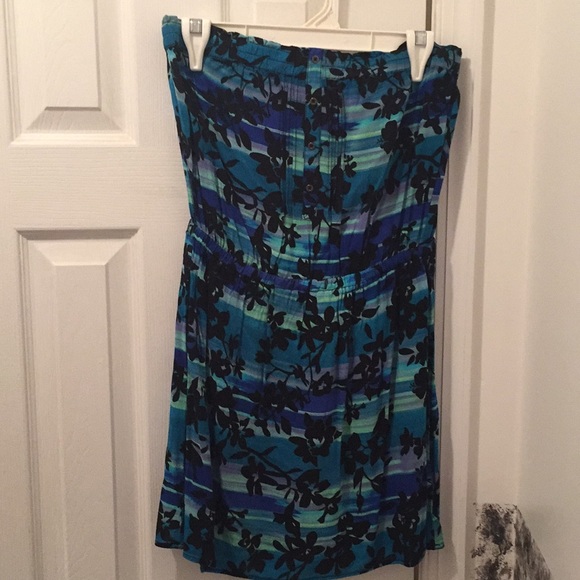 Garage Sundresses - Picture 1 of 2