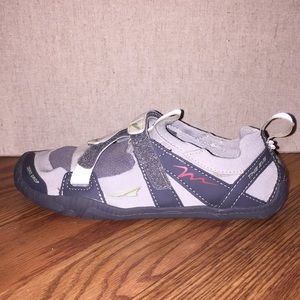 79% off Altra Shoes Like new Altra Torin 2 5 Abound zero drop shoes