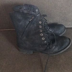Combat boots