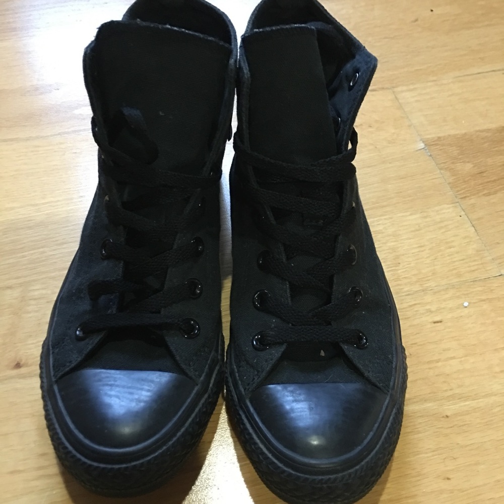 High-top Converse All black