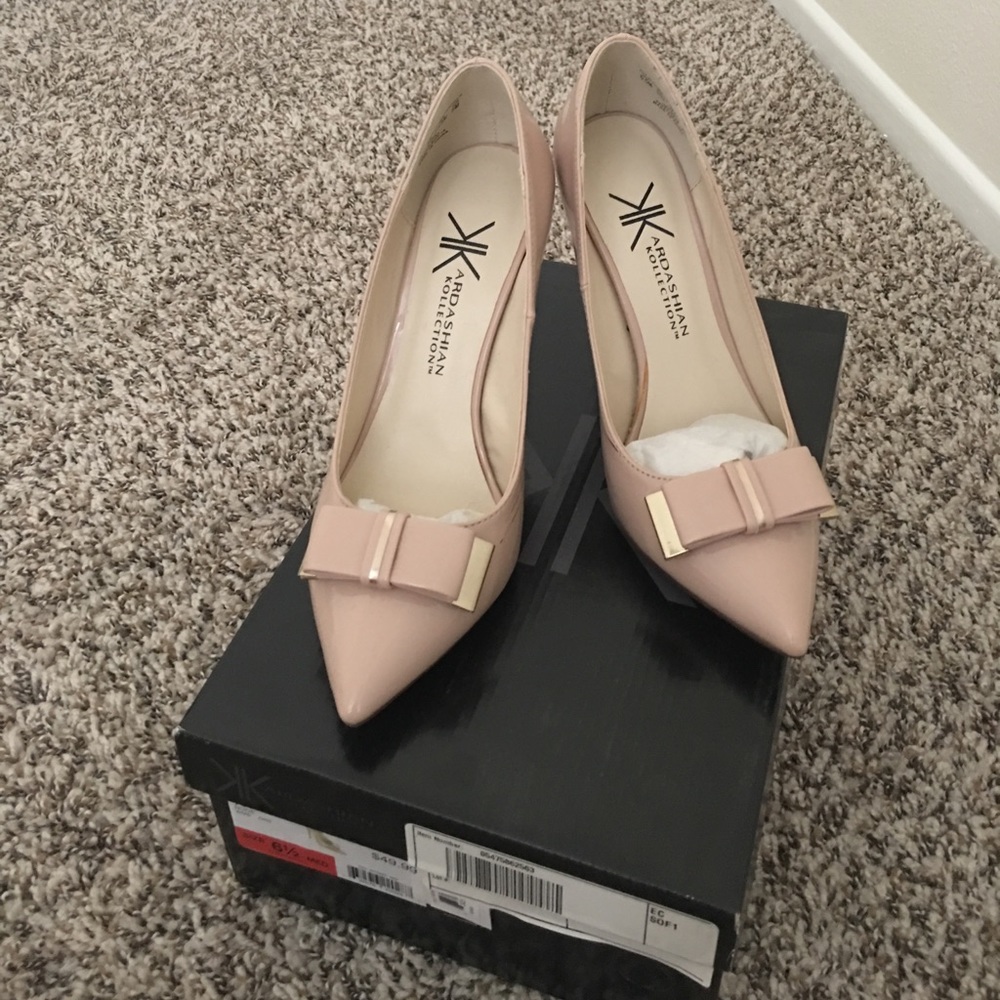Kardashian Kollection - Nude Patent Pump with Bow