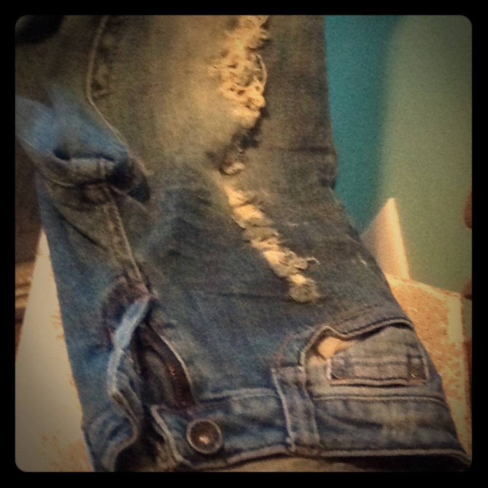 👖SALE $$ Size 3 red rivet jeans