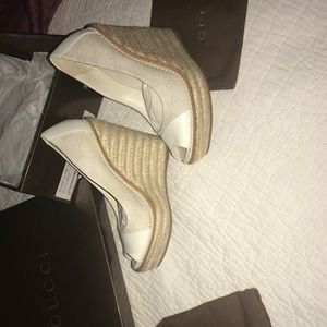 Tan and white Gucci wedges size 35.5 fits 6/6.5