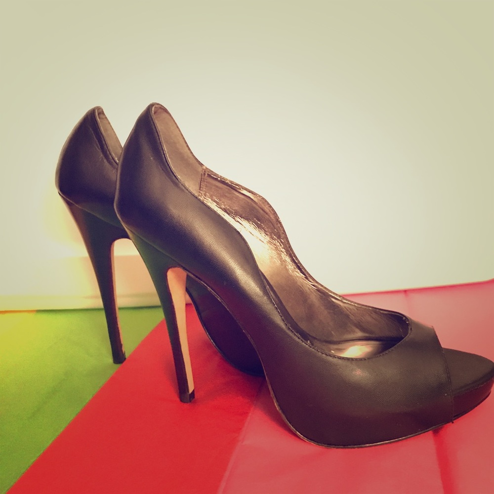 Charles David Black Platform "wavy" Heels