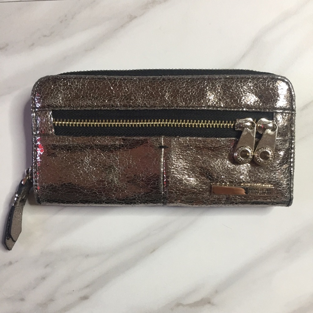 Kenneth Cole Reaction Gold Zip-around wallet
