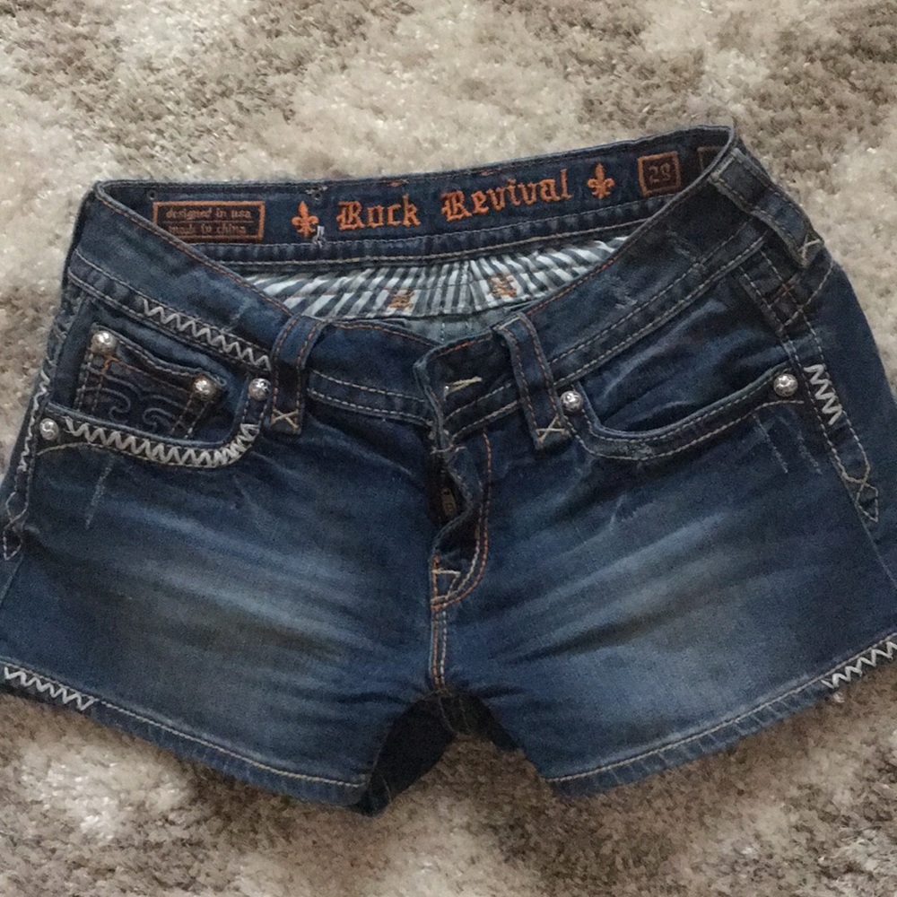 Rock revival Jen shorts super cute! Size 29